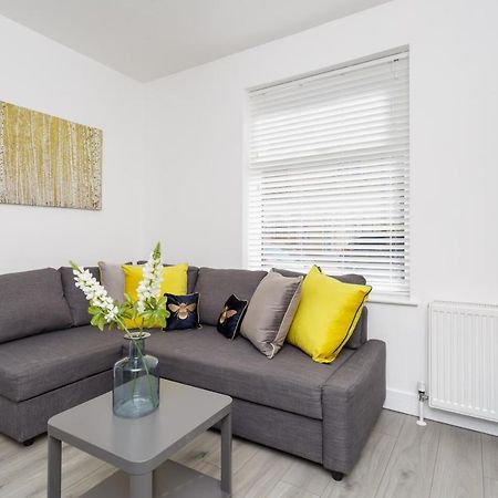 Harold House - Modern Open Plan 4 Bedroom, 3 Bathroom House In Central Southsea, พอร์ตสมัธ ภายนอก รูปภาพ