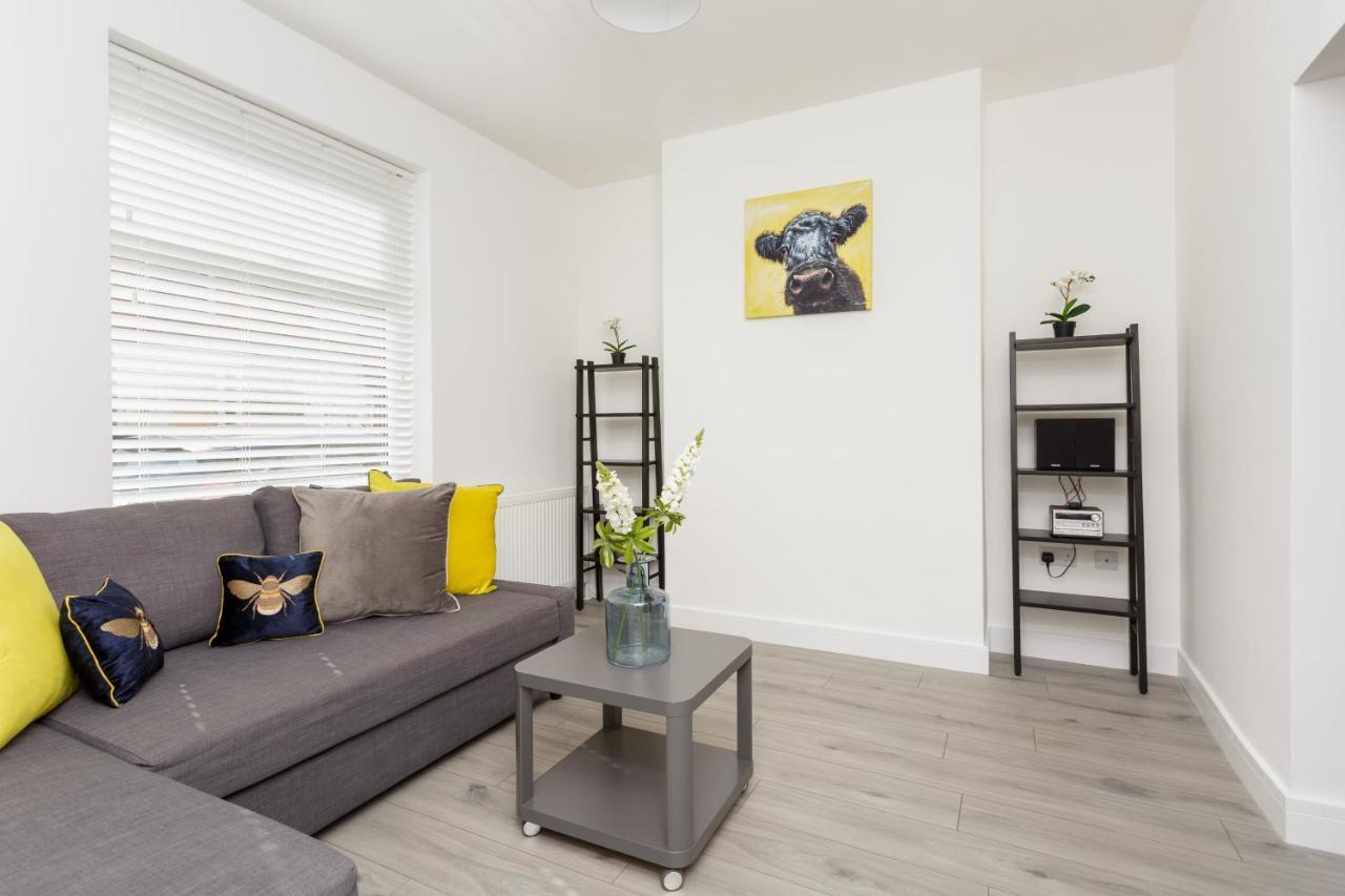 Harold House - Modern Open Plan 4 Bedroom, 3 Bathroom House In Central Southsea, พอร์ตสมัธ ภายนอก รูปภาพ