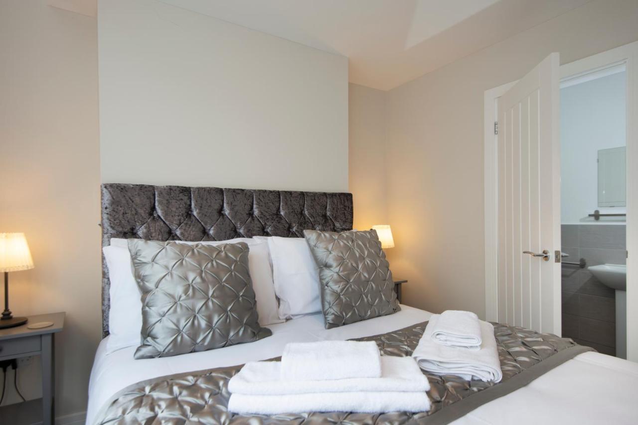 Harold House - Modern Open Plan 4 Bedroom, 3 Bathroom House In Central Southsea, พอร์ตสมัธ ภายนอก รูปภาพ