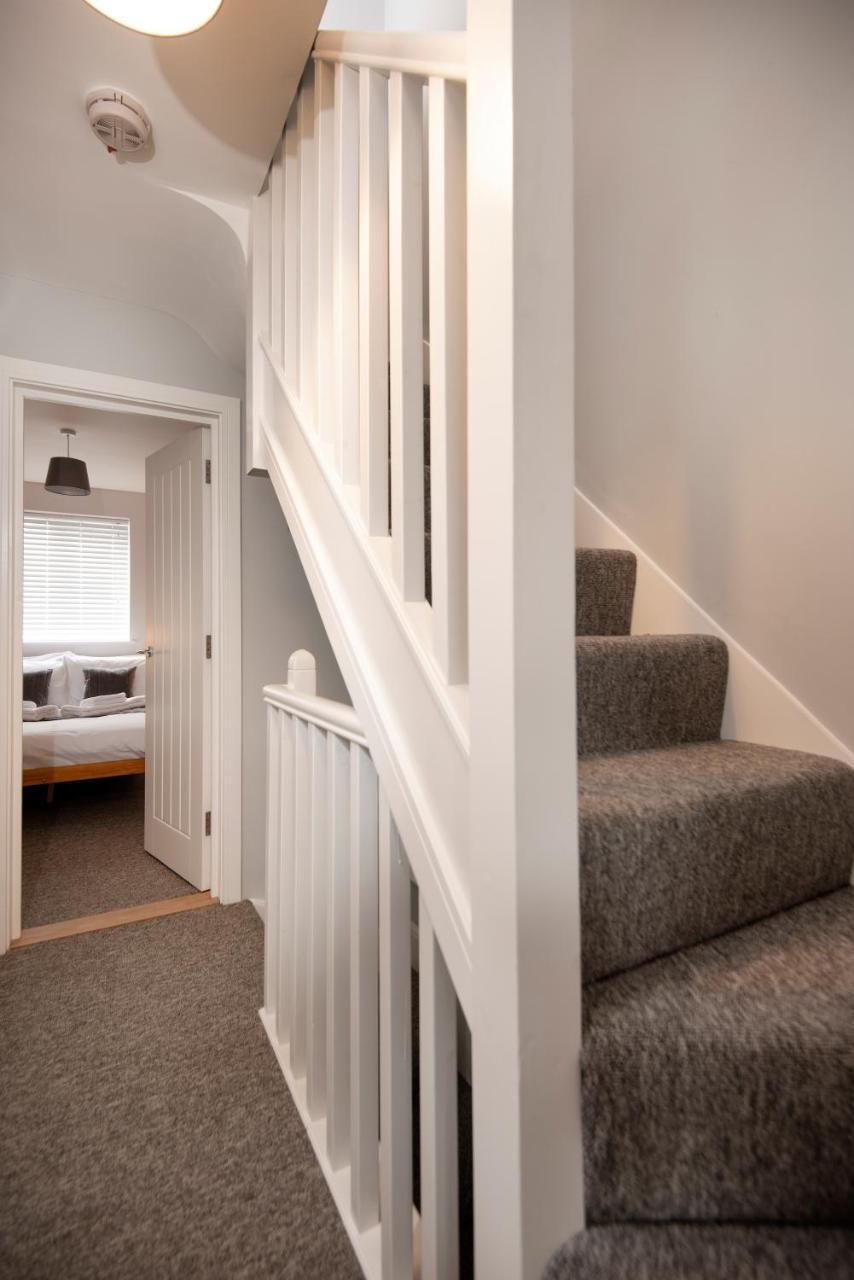 Harold House - Modern Open Plan 4 Bedroom, 3 Bathroom House In Central Southsea, พอร์ตสมัธ ภายนอก รูปภาพ