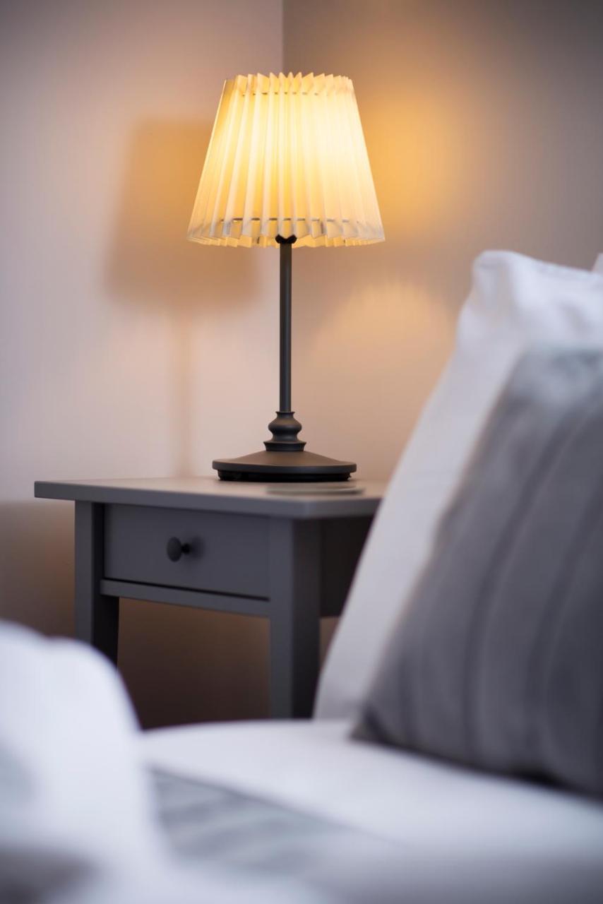 Harold House - Modern Open Plan 4 Bedroom, 3 Bathroom House In Central Southsea, พอร์ตสมัธ ภายนอก รูปภาพ